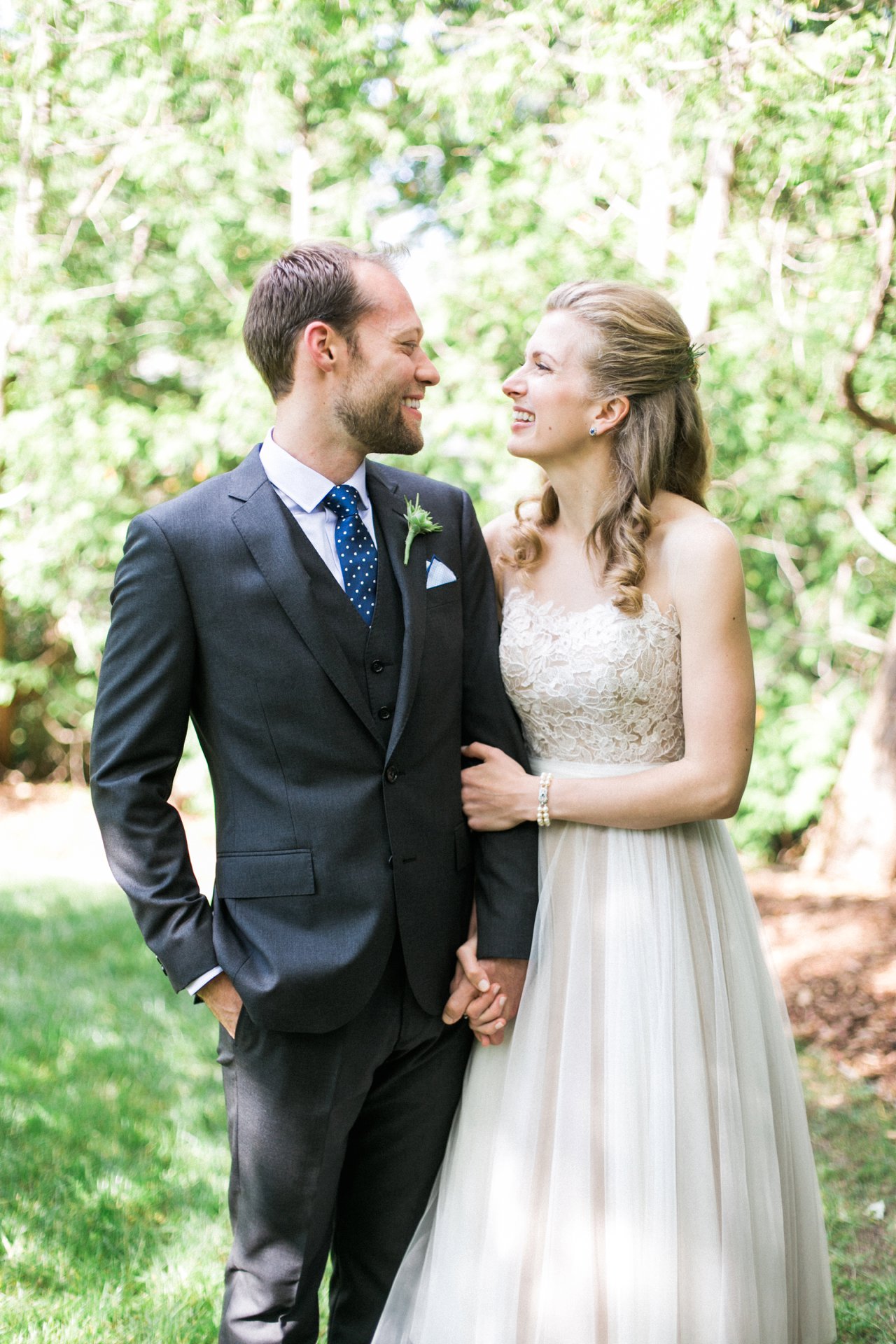 Traverse City Wedding Photography | BHLDN Dress | Anthropologie | The Weber Photographers | Associate Photographer Chelsey