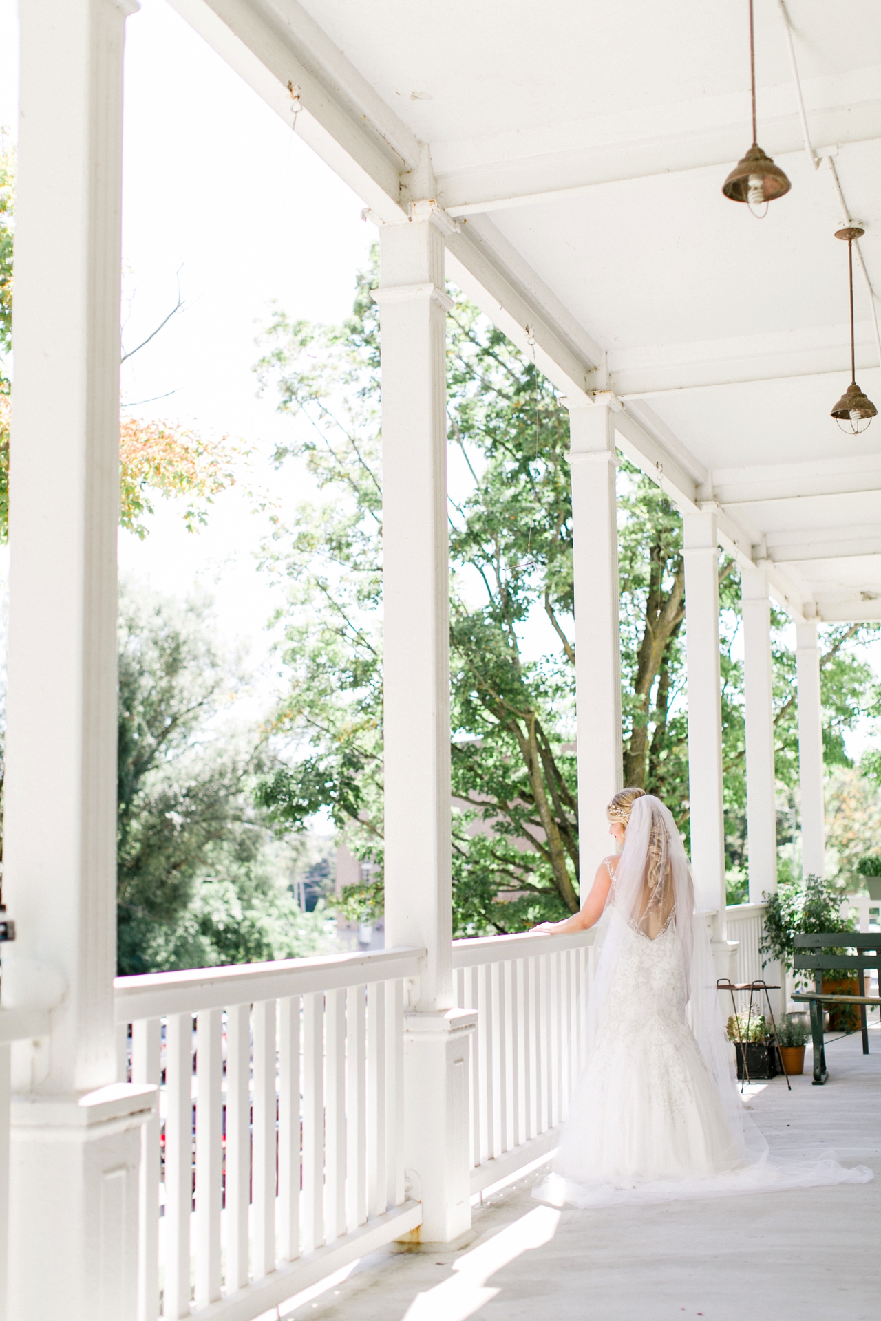 Anne Barge Dress | Traverse City Michigan Wedding Photographer | The Weber Photographers | Cory Weber