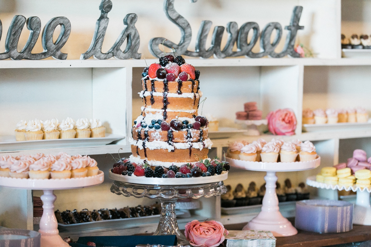 Simply Sweet by Jessica | Shanahan's Barn | Charlevoix Wedding Photographer | The Weber Photographers | Associate Photographer Chelsey Granger