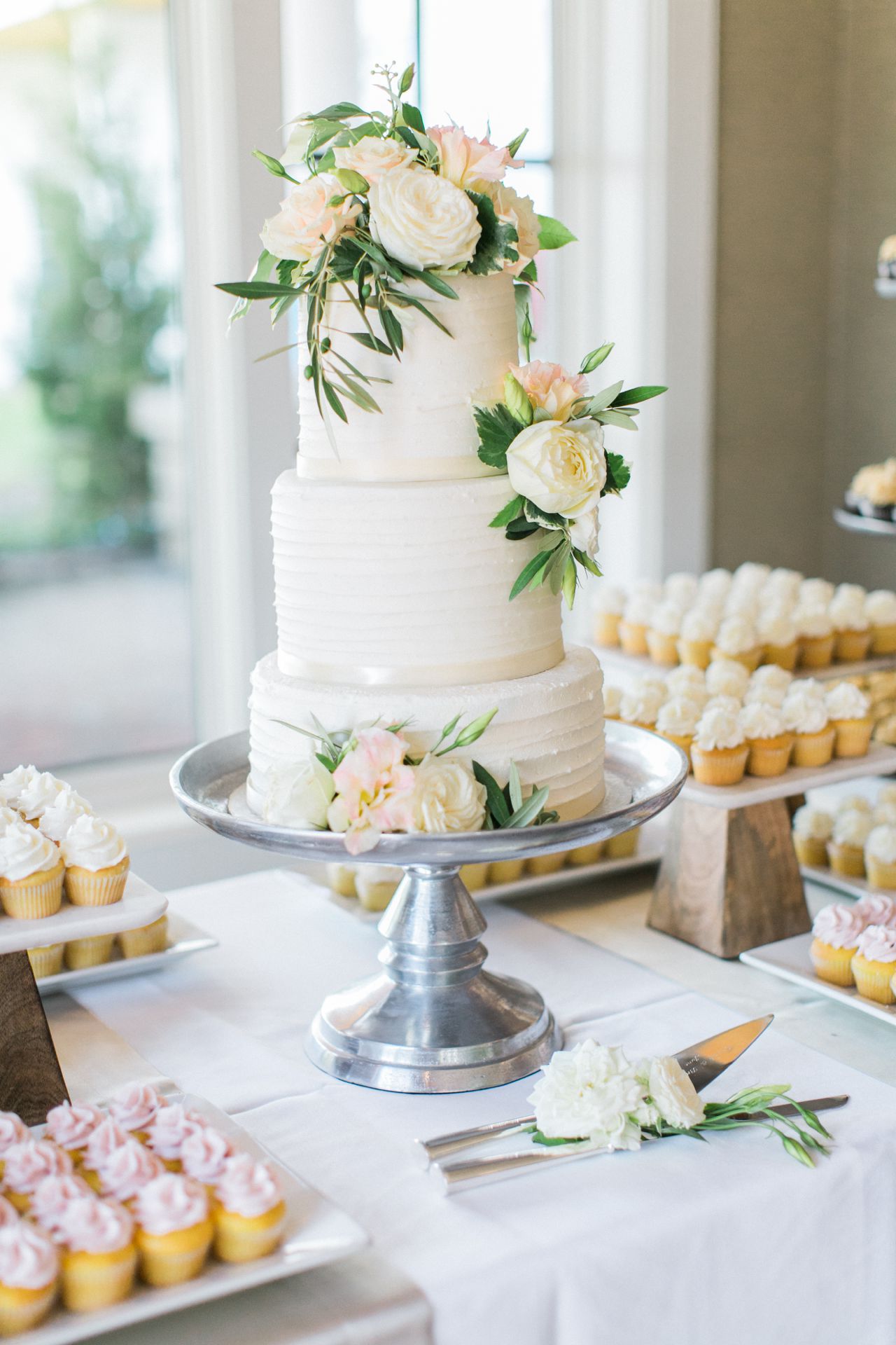 Simply Sweet by Jessica | Inn at Bay Harbor Wedding | The Weber Photographers