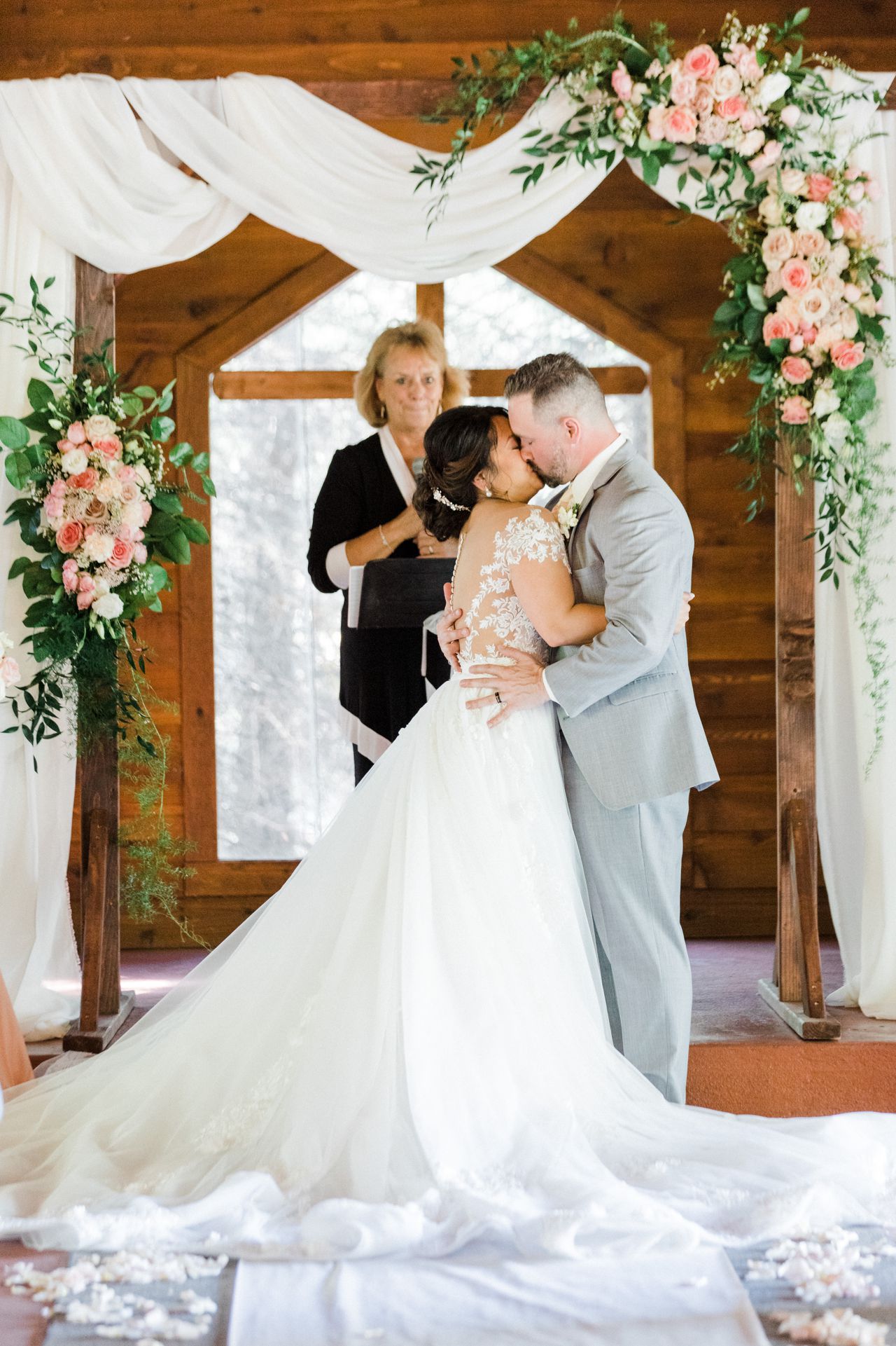 Dreamy Woodland Michigan Wedding | The Weber Photographers