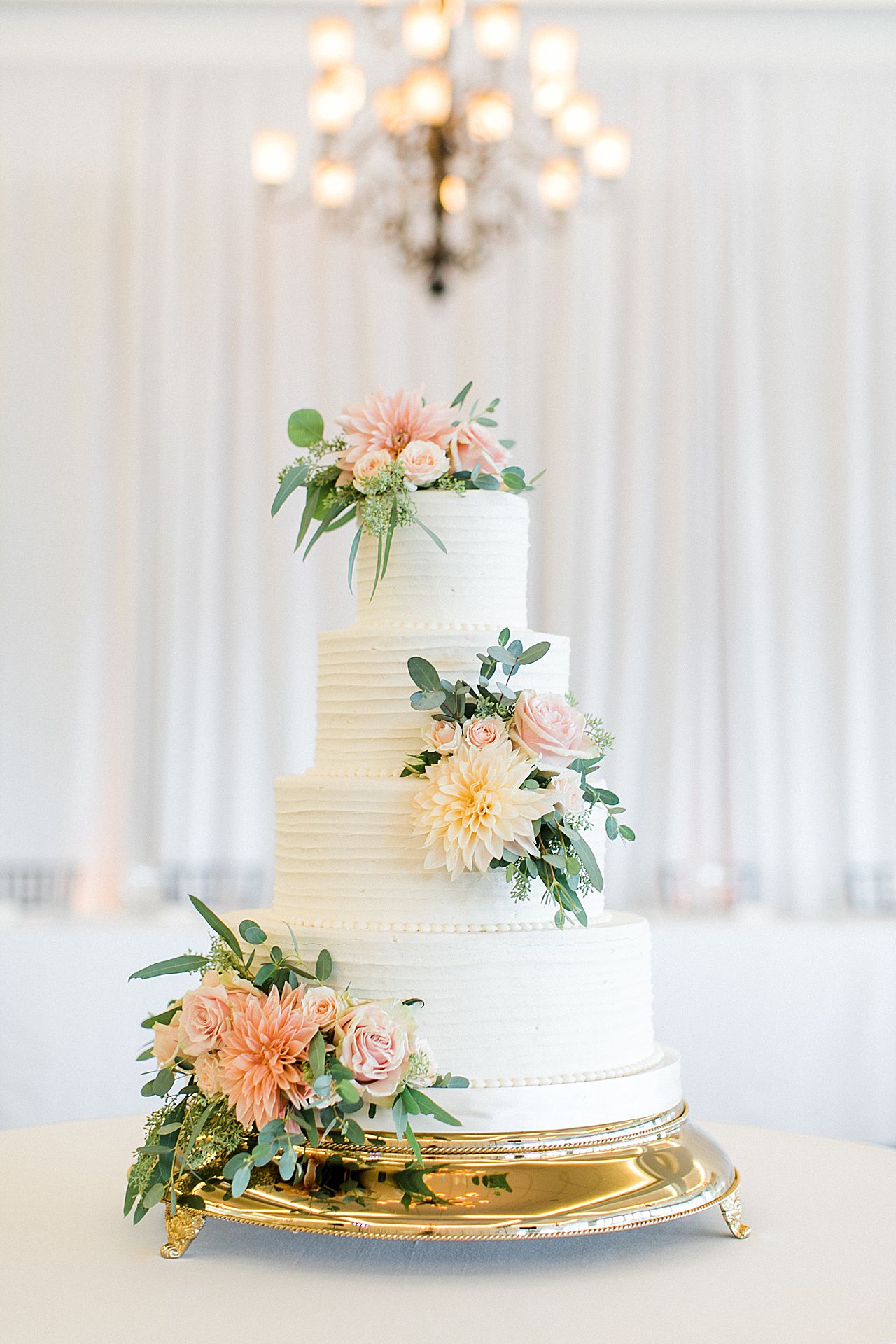 Beautiful floral wedding cake