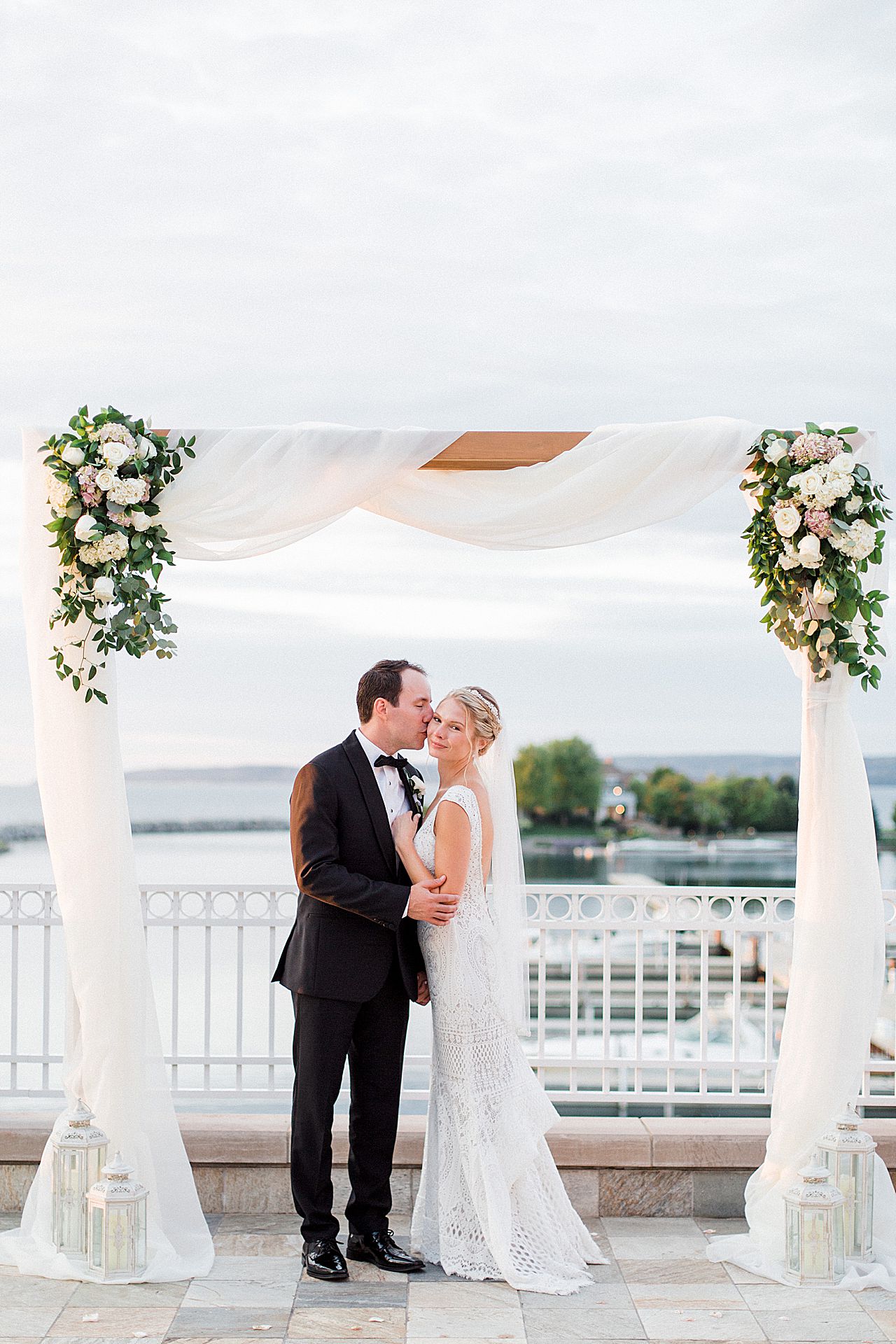 A couple kissing in Michigan 